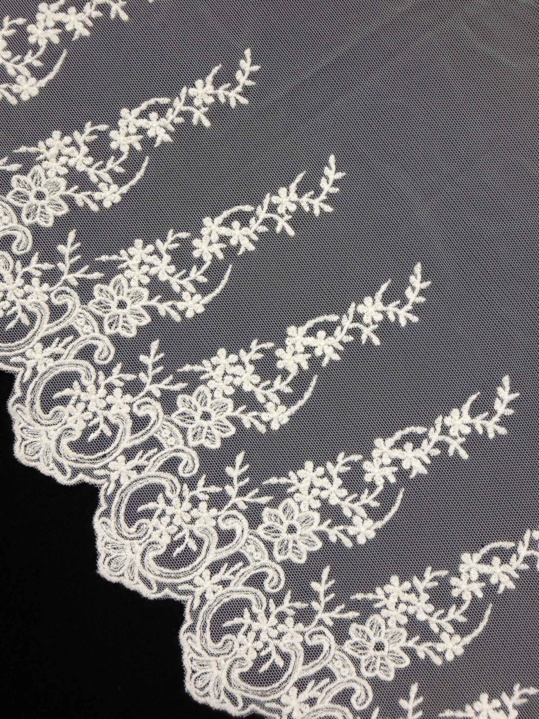 Ivory Cotton Edging - T789