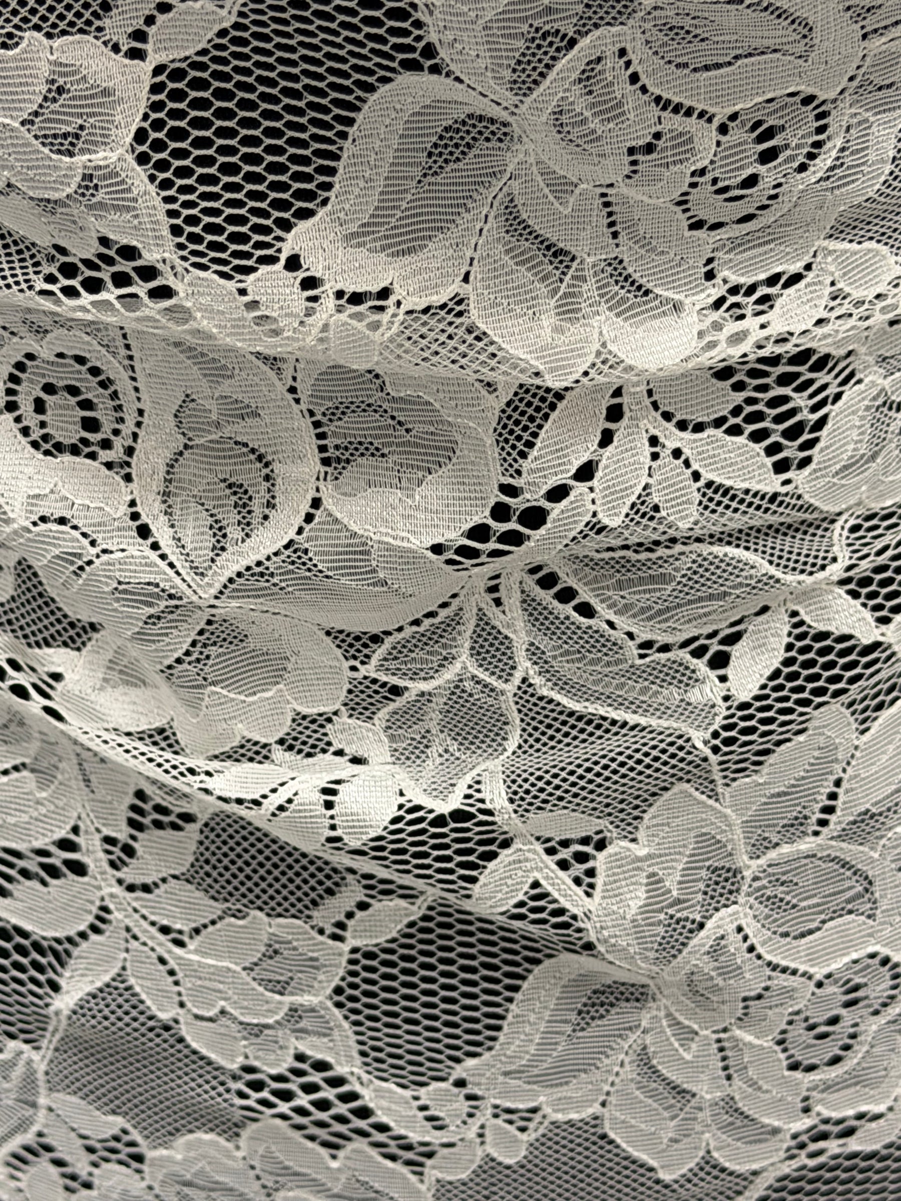 Ivory Raschel Lace - P212