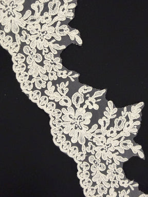 Ivory Edging - T788
