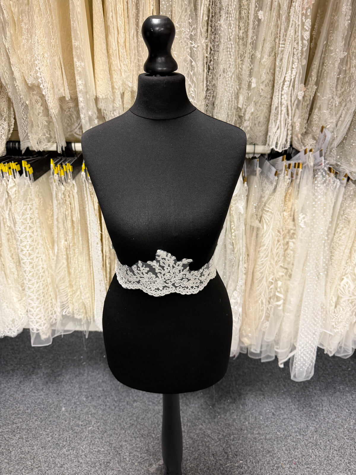 Ivory Edging - T788