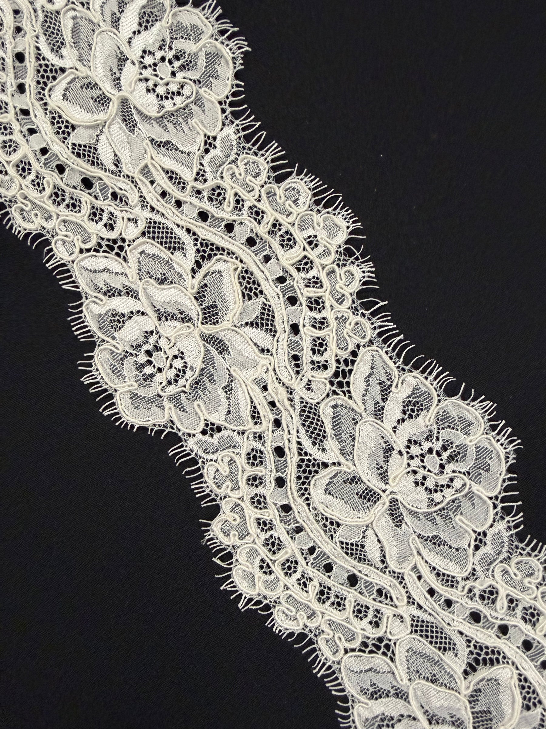 Ivory Corded Edging - T554