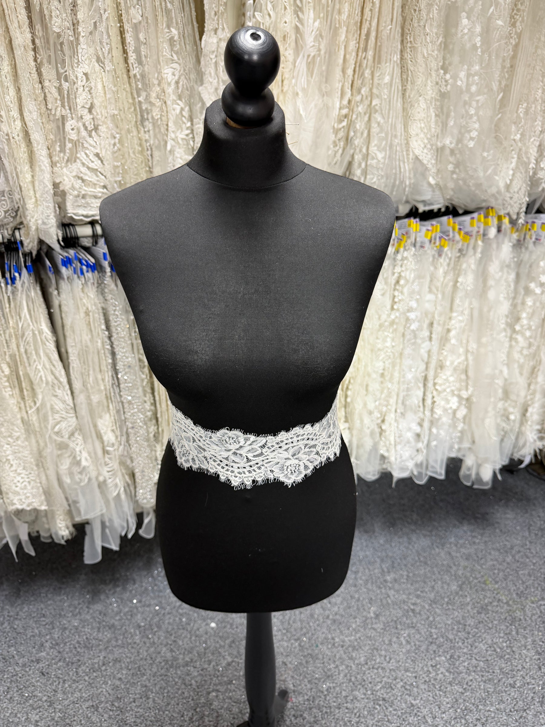 Ivory Corded Edging - T554