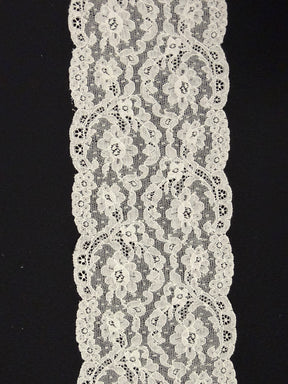 Ivory Alencon Lace Edging - T558