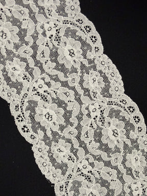 Ivory Alencon Lace Edging - T558