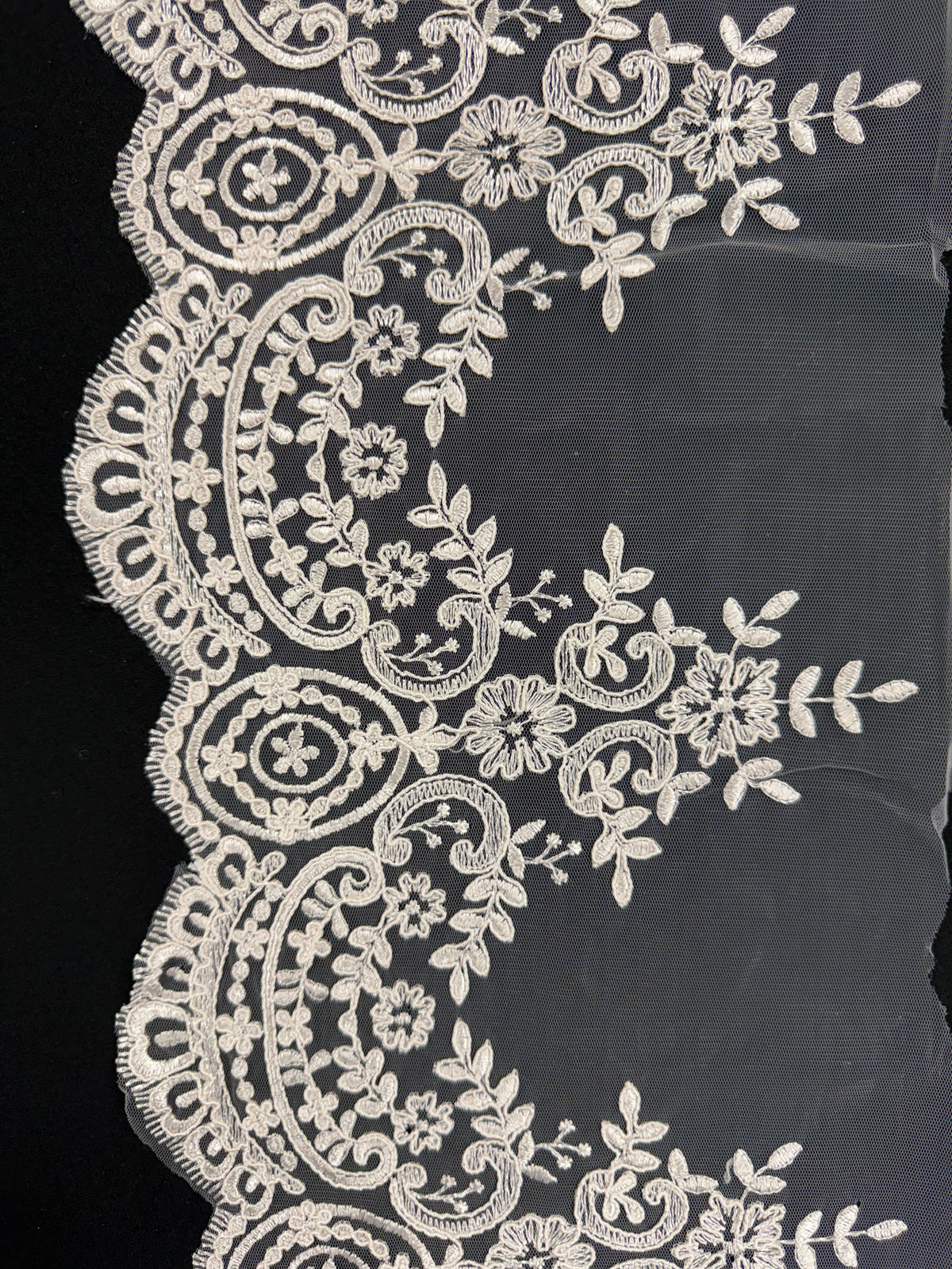 Shell Pink Corded Lace Trim - T623