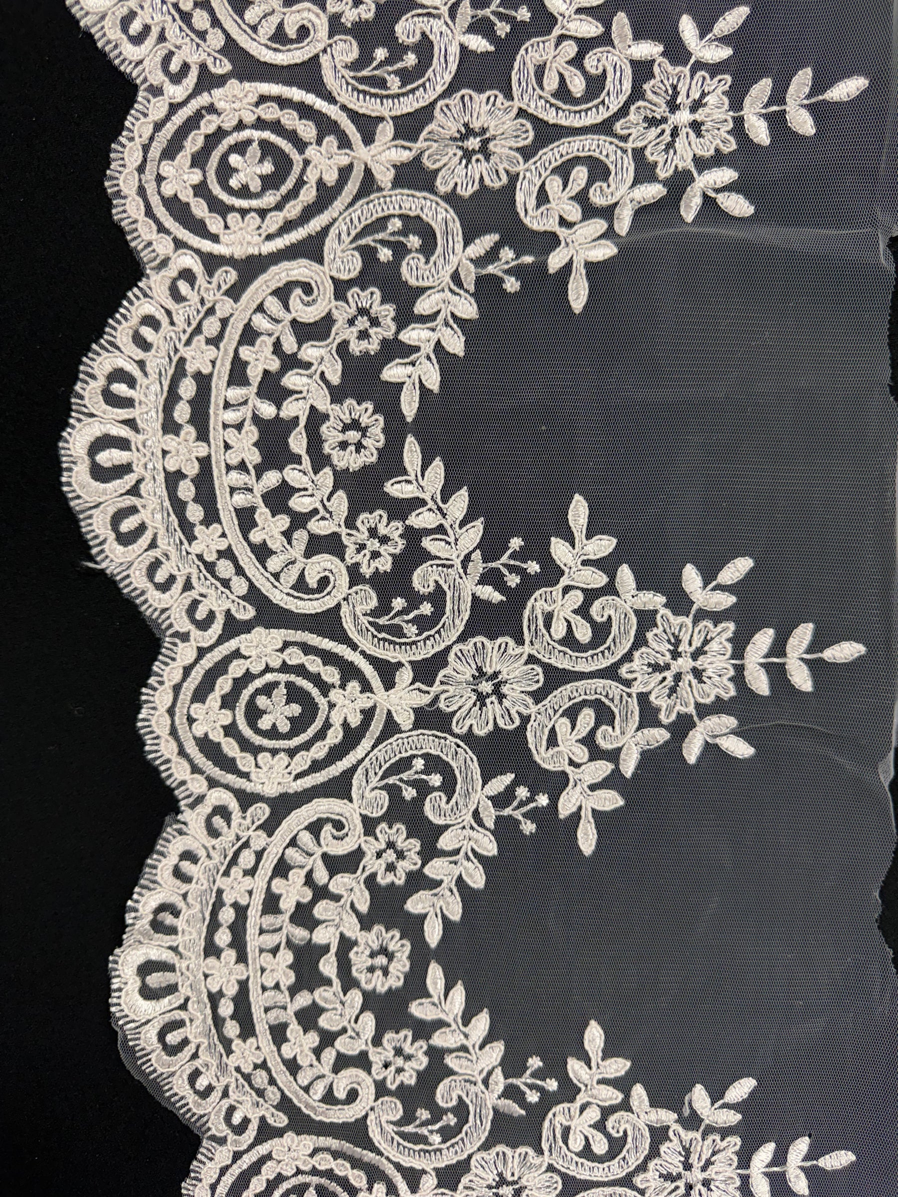 Shell Pink Corded Lace Trim - T623