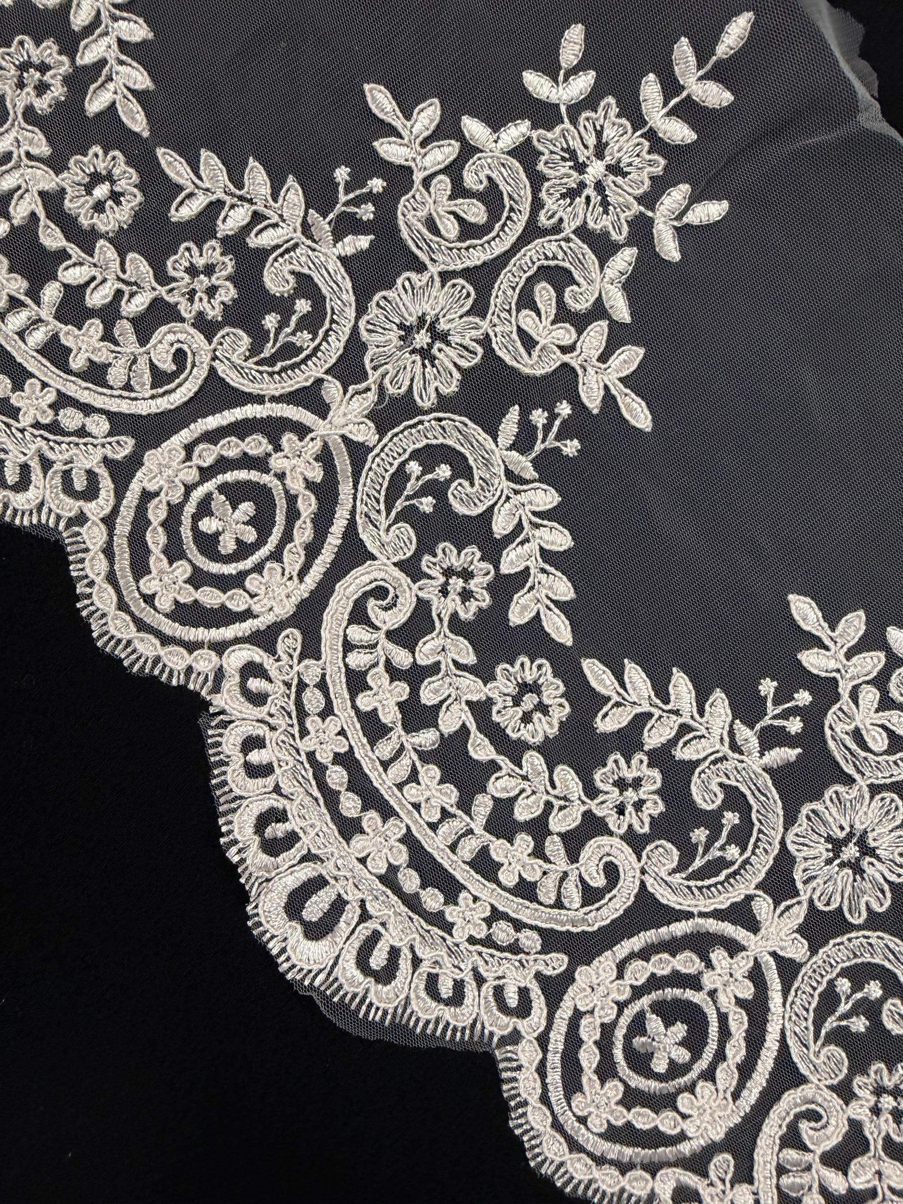 Shell Pink Corded Lace Trim - T623
