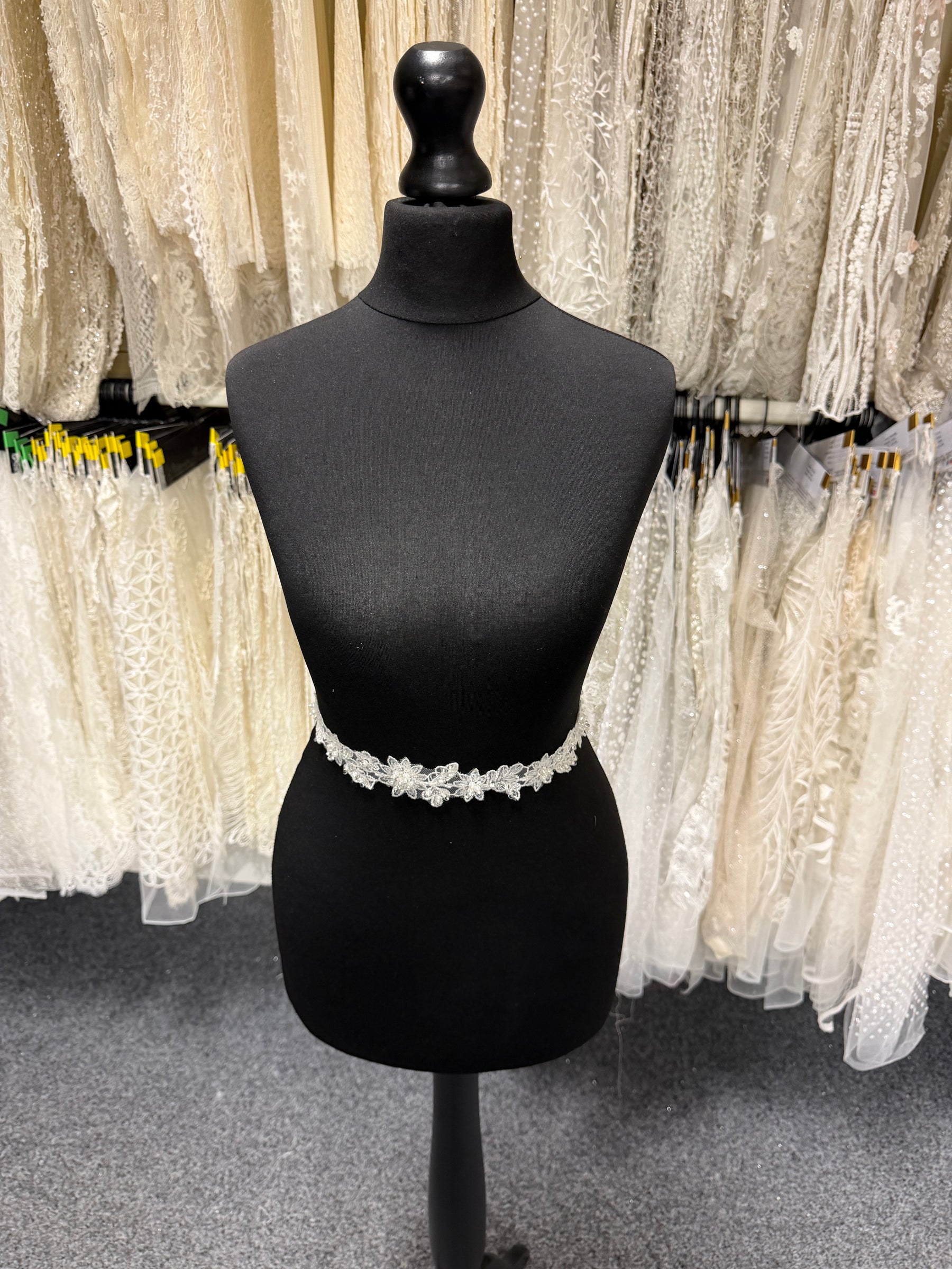 Ivory Beaded Sequin Edging - T629