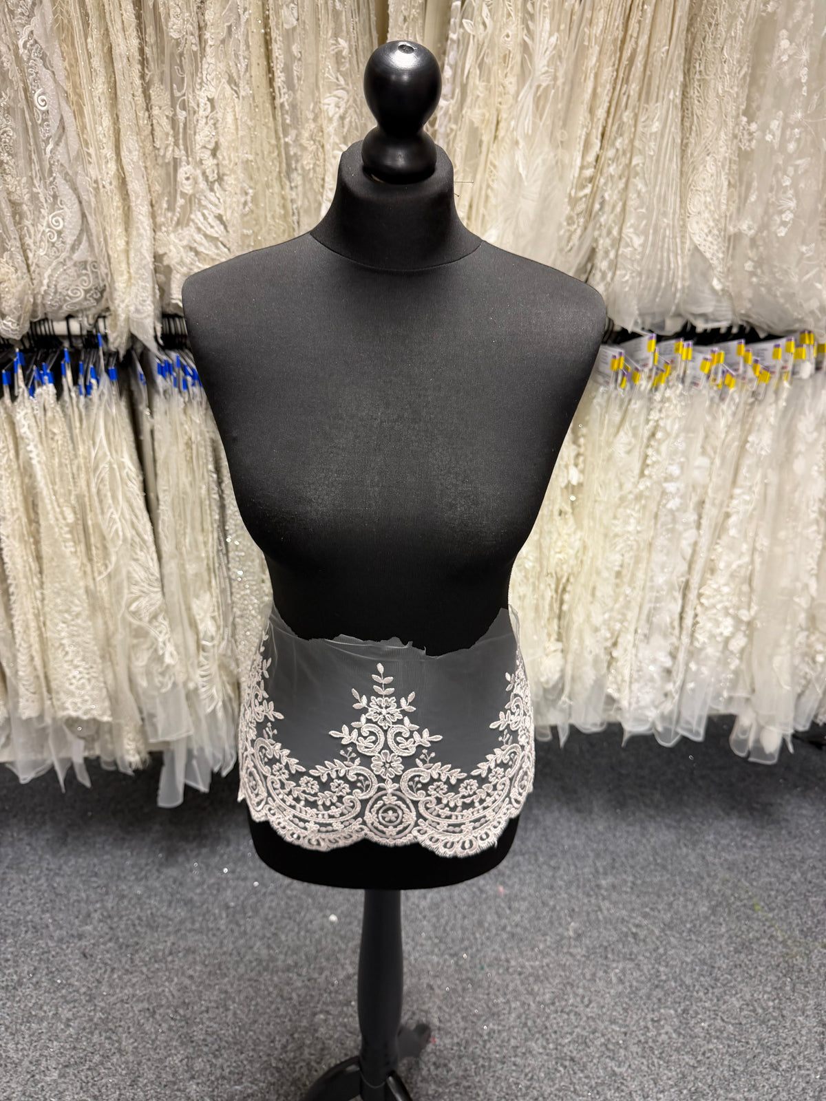 Shell Pink Corded Lace Trim - T623