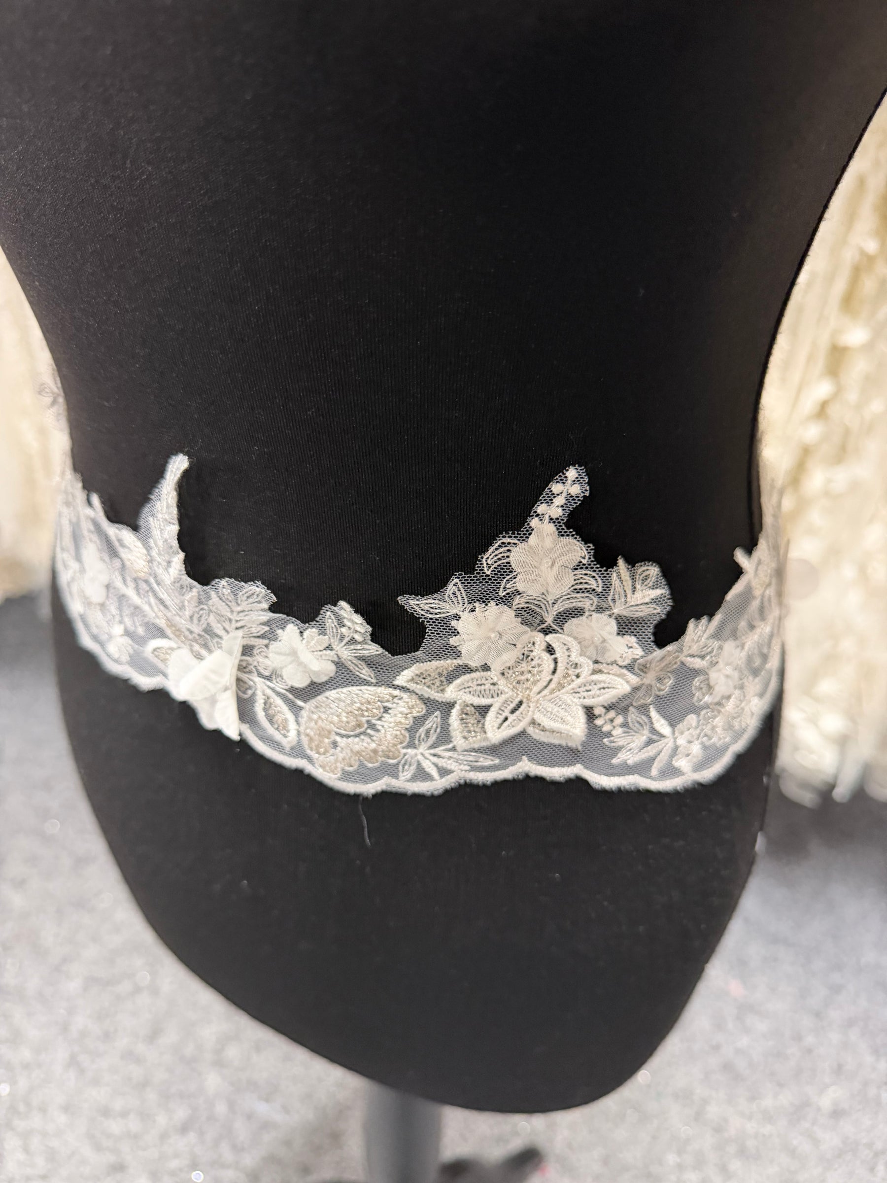 Ivory/Silver 3D Embroidered Beaded Edging - T646