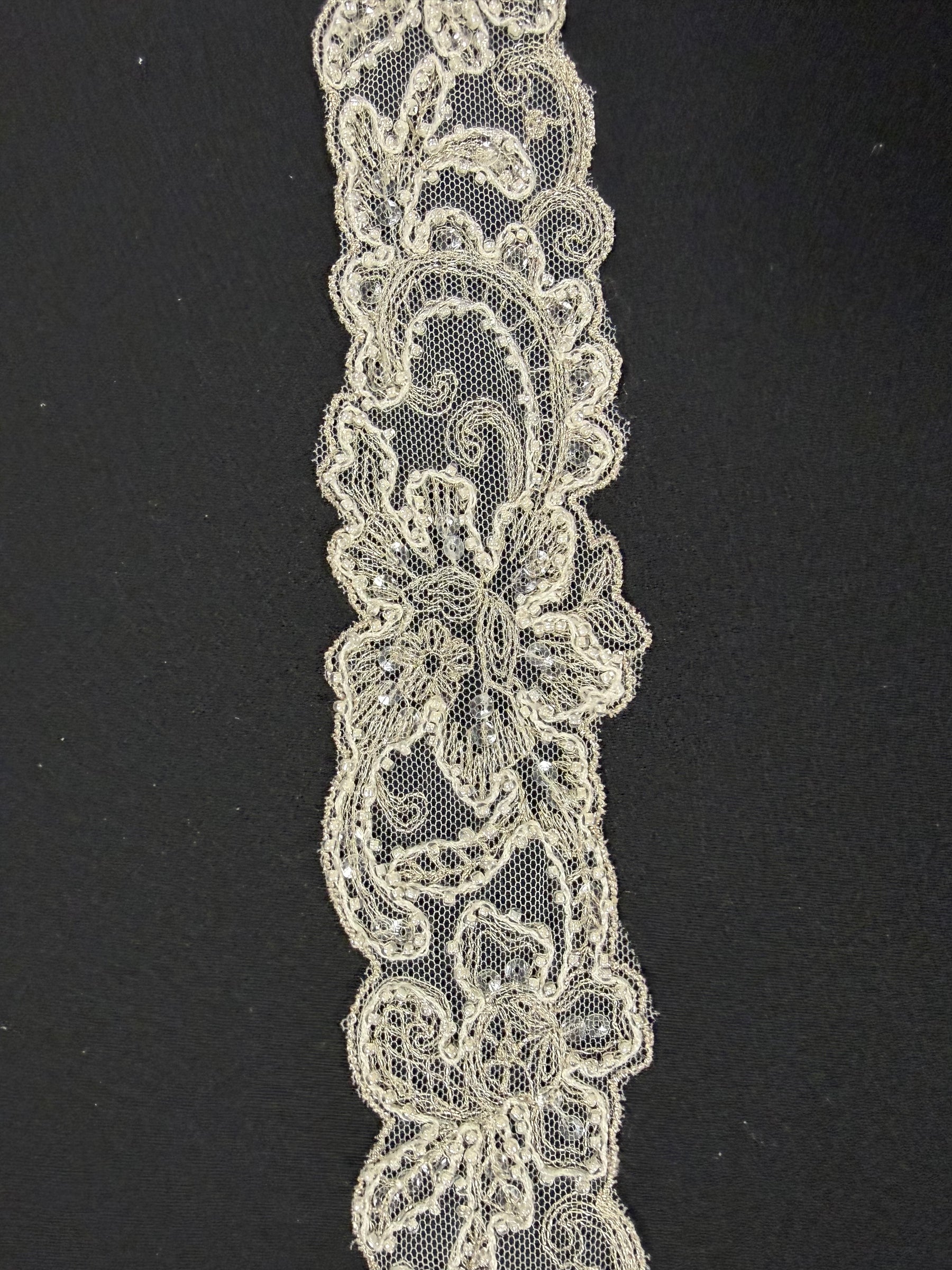 Ivory/Silver Beaded Sequin Edging - T643