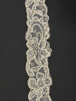 Ivory/Silver Beaded Sequin Edging - T643