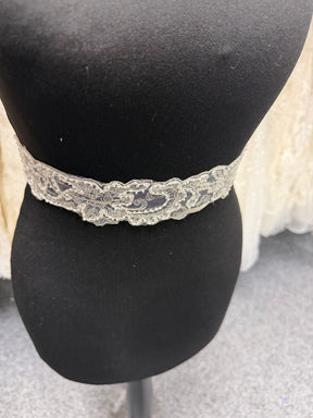 Ivory/Silver Beaded Sequin Edging - T643