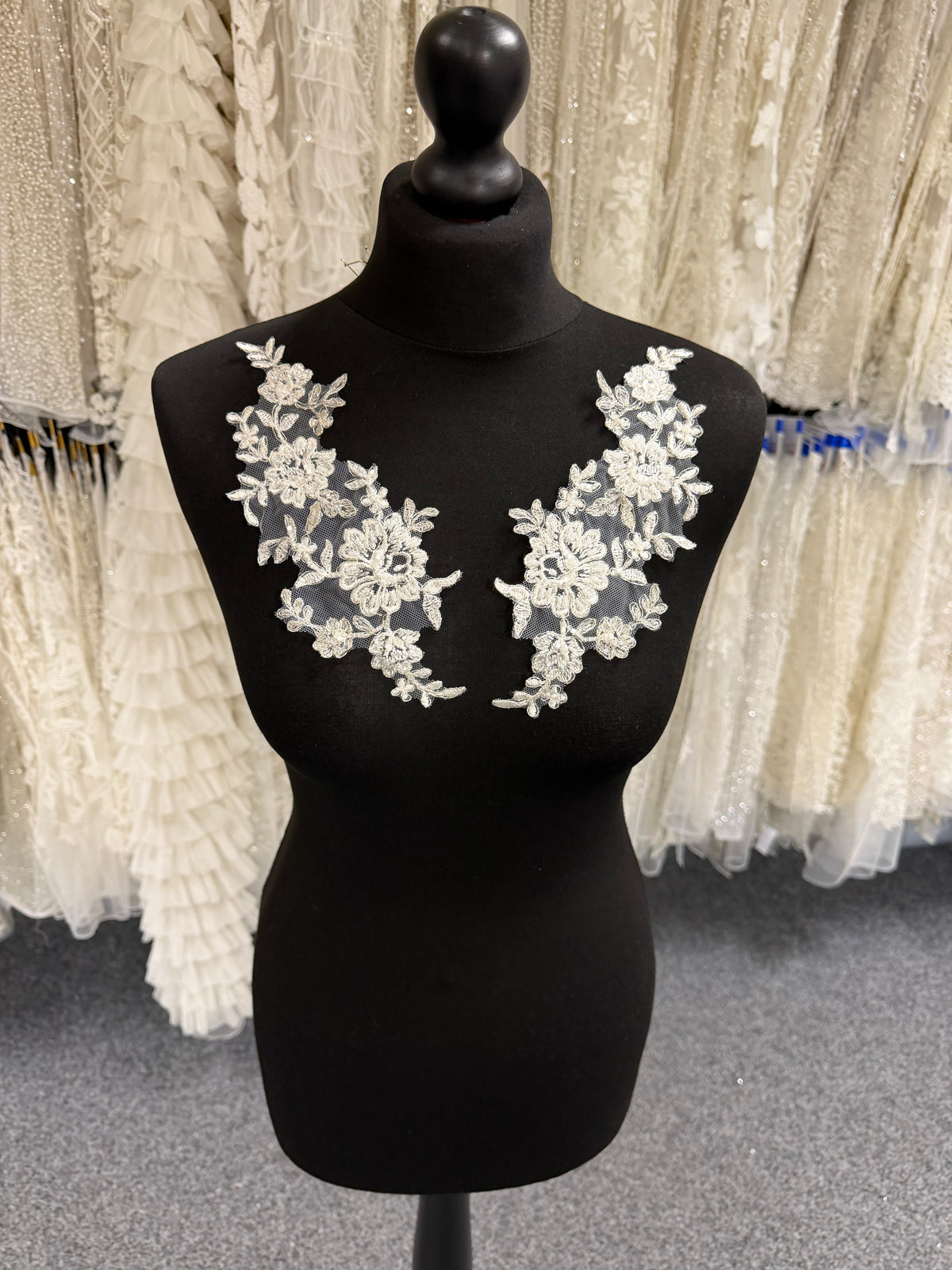 Ivory Beaded Lace Appliques - T63