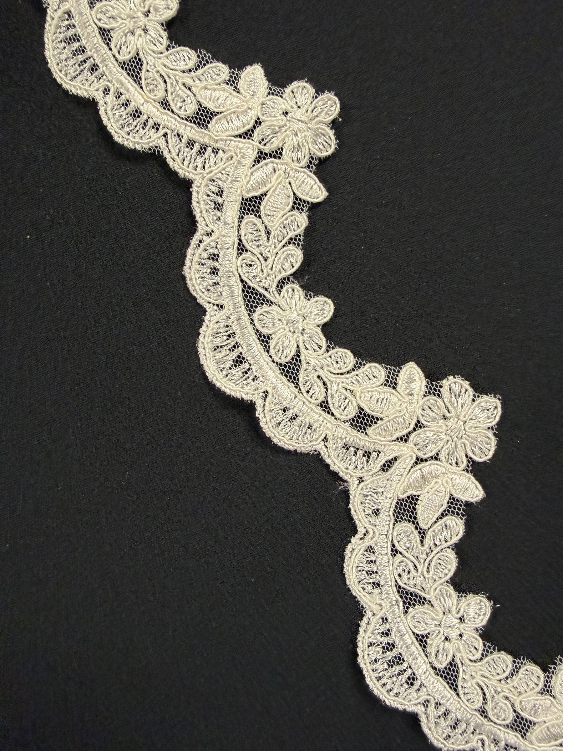 Ivory Corded Edging - T667