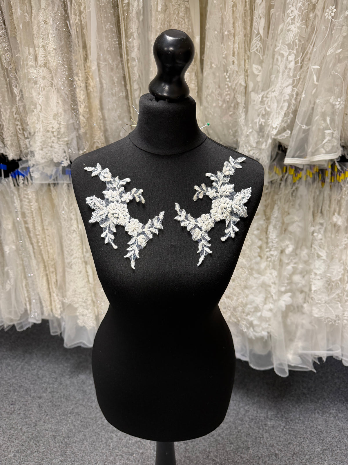 Ivory Beaded Lace Appliques - T507