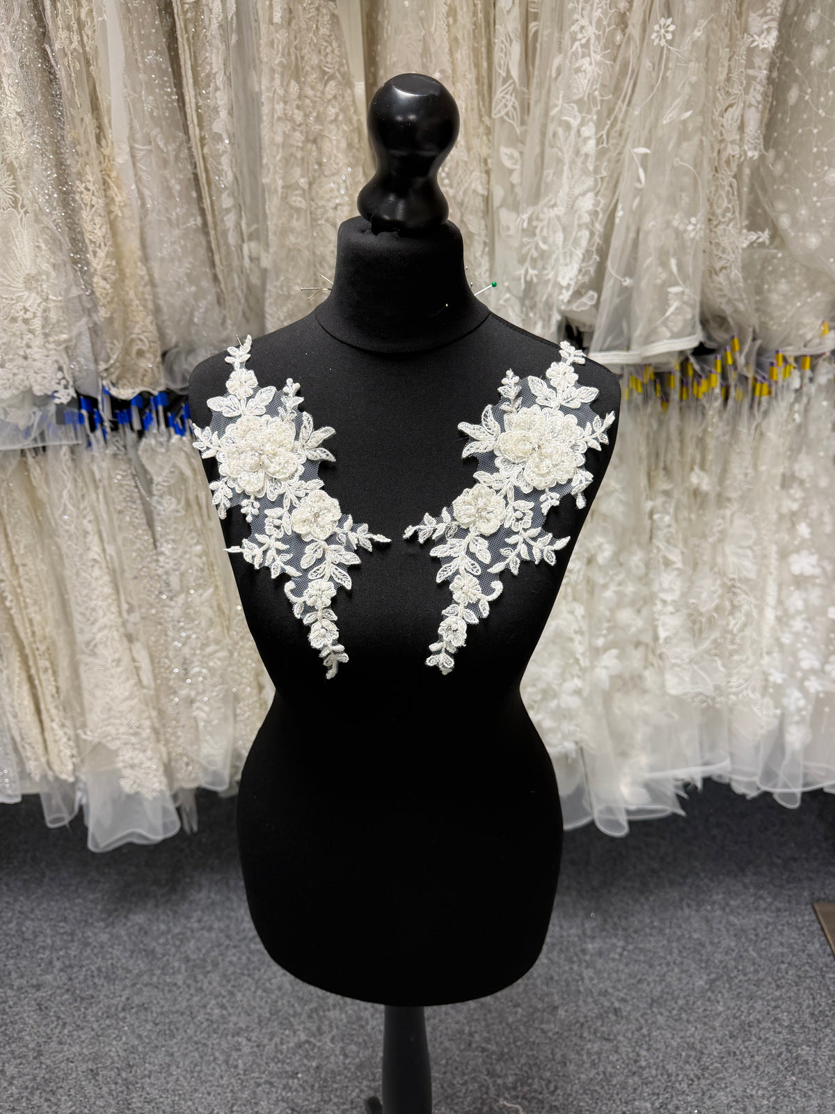 Ivory Beaded 3D Lace Appliques - T658