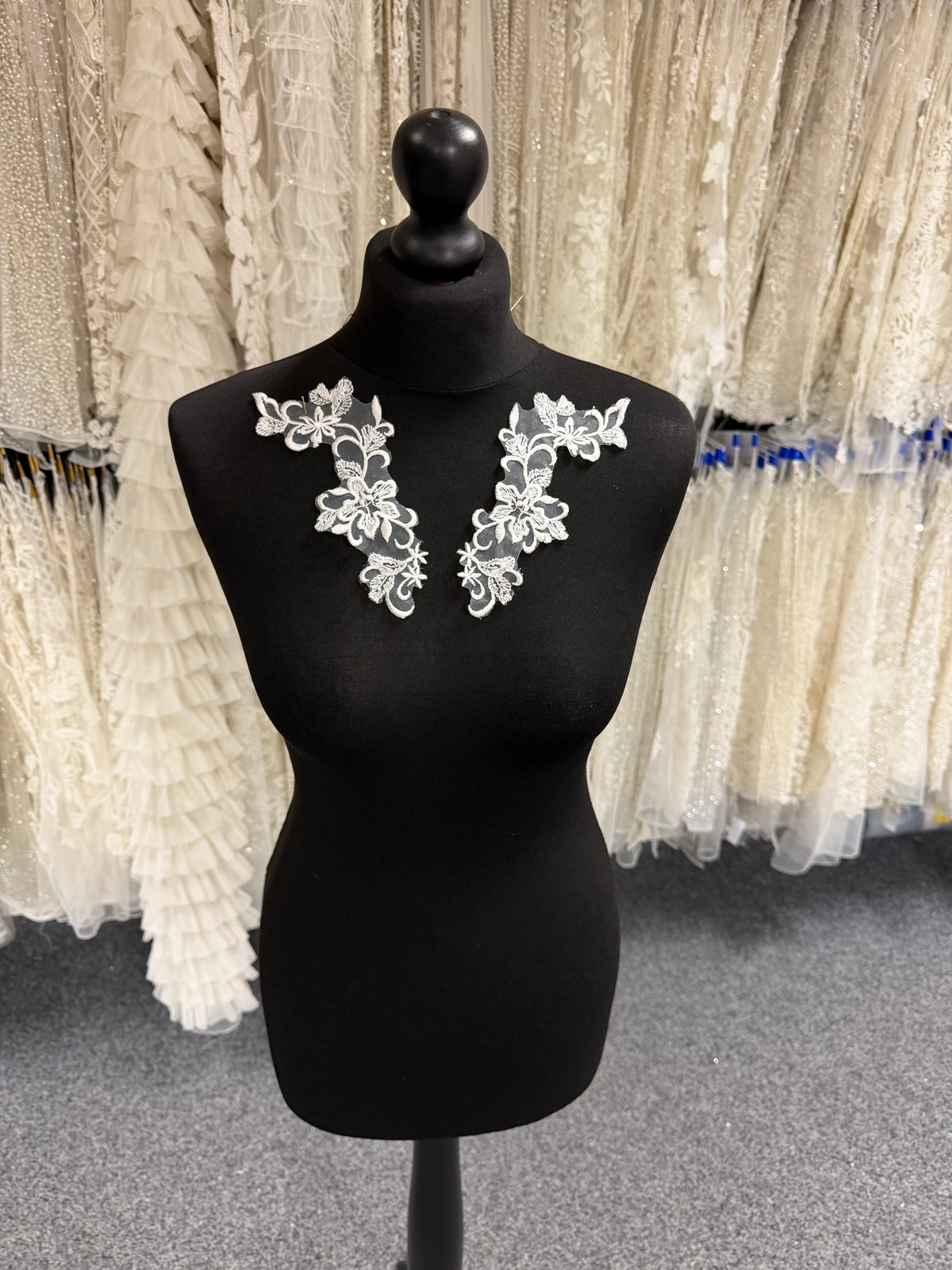 Ivory Organza Lace Appliques - T108