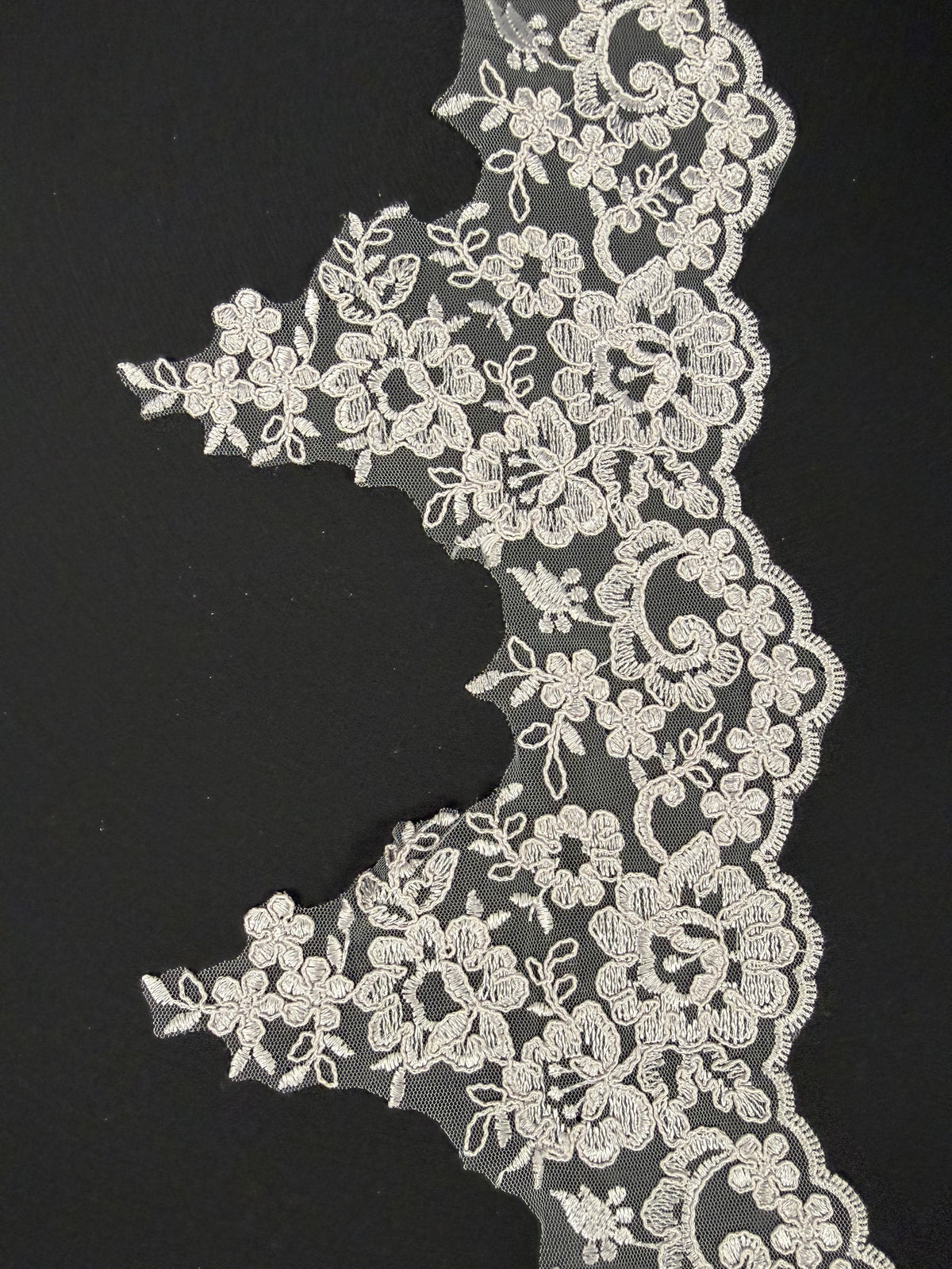 Silver Corded Lace Trim - T660