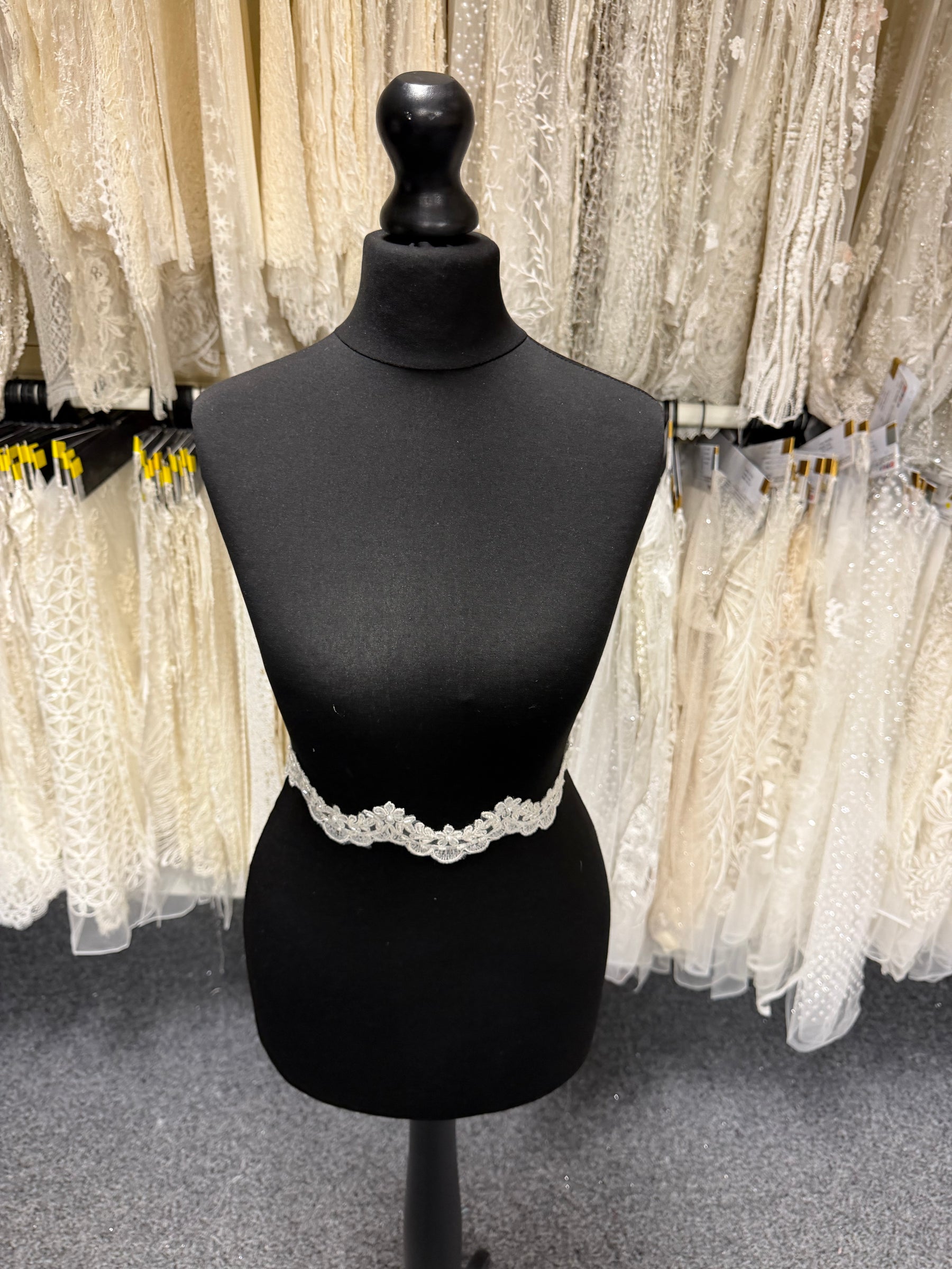 Ivory Corded Beaded Sequin Edging - T666