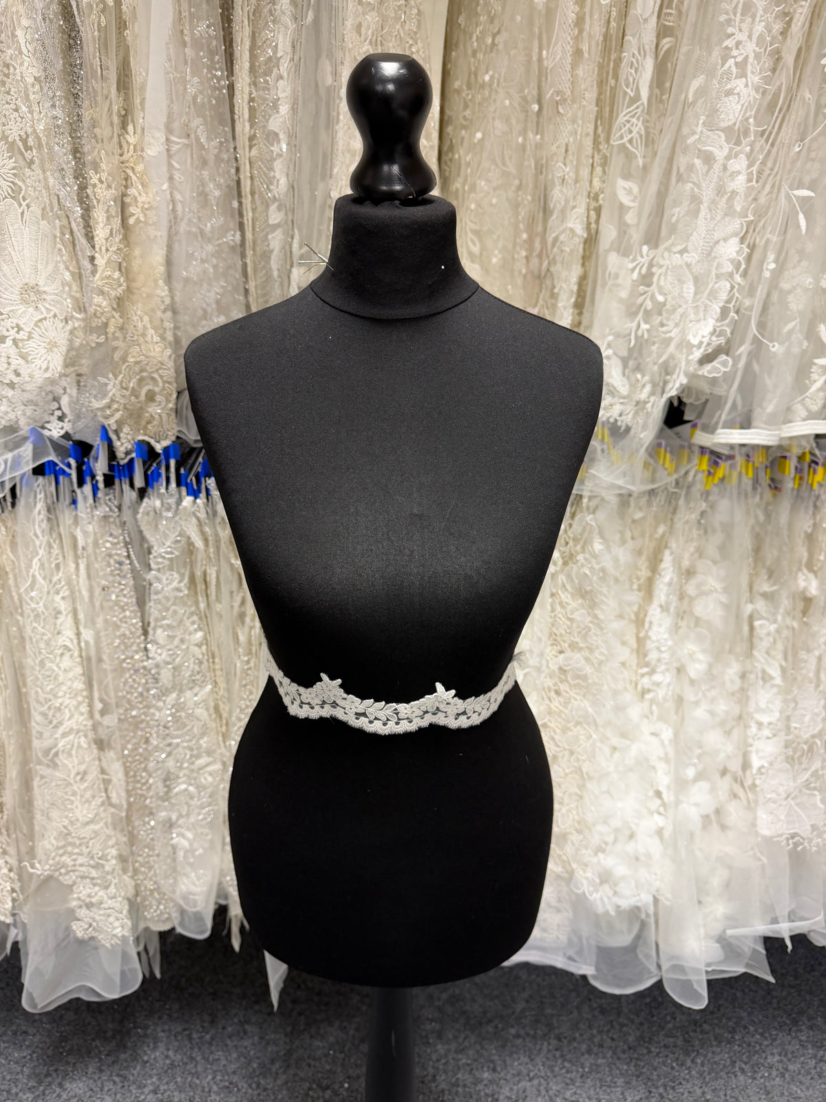 Ivory Corded Lace Trim - T662