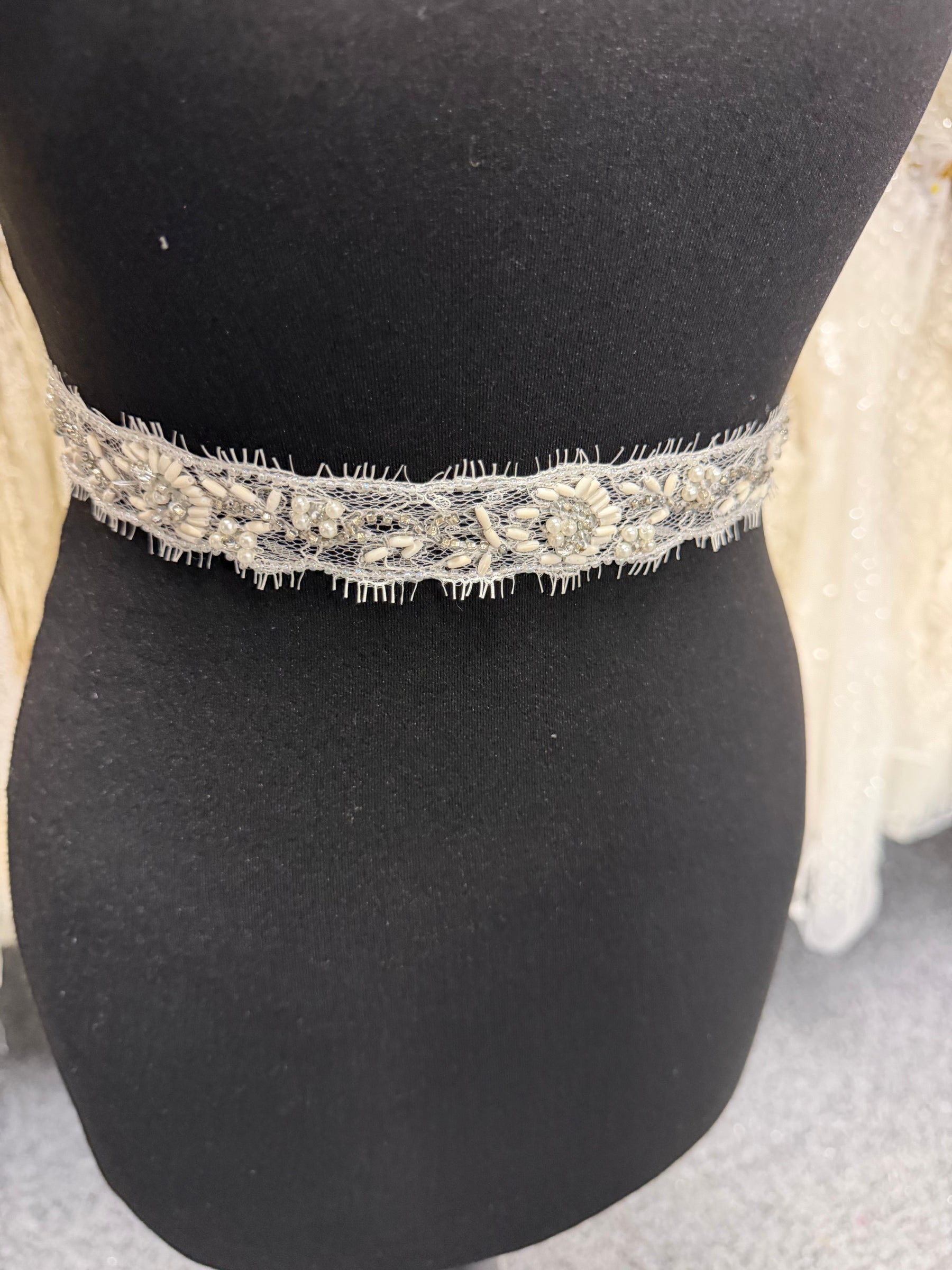 Ivory Beaded Edging - T511