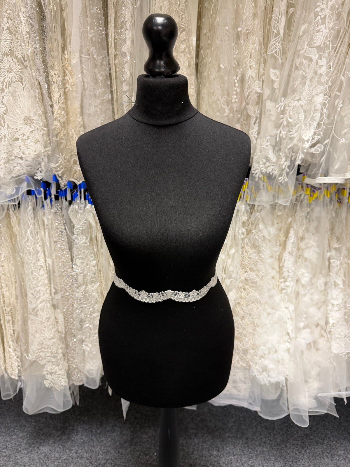 Ivory Corded Lace Trim - T665