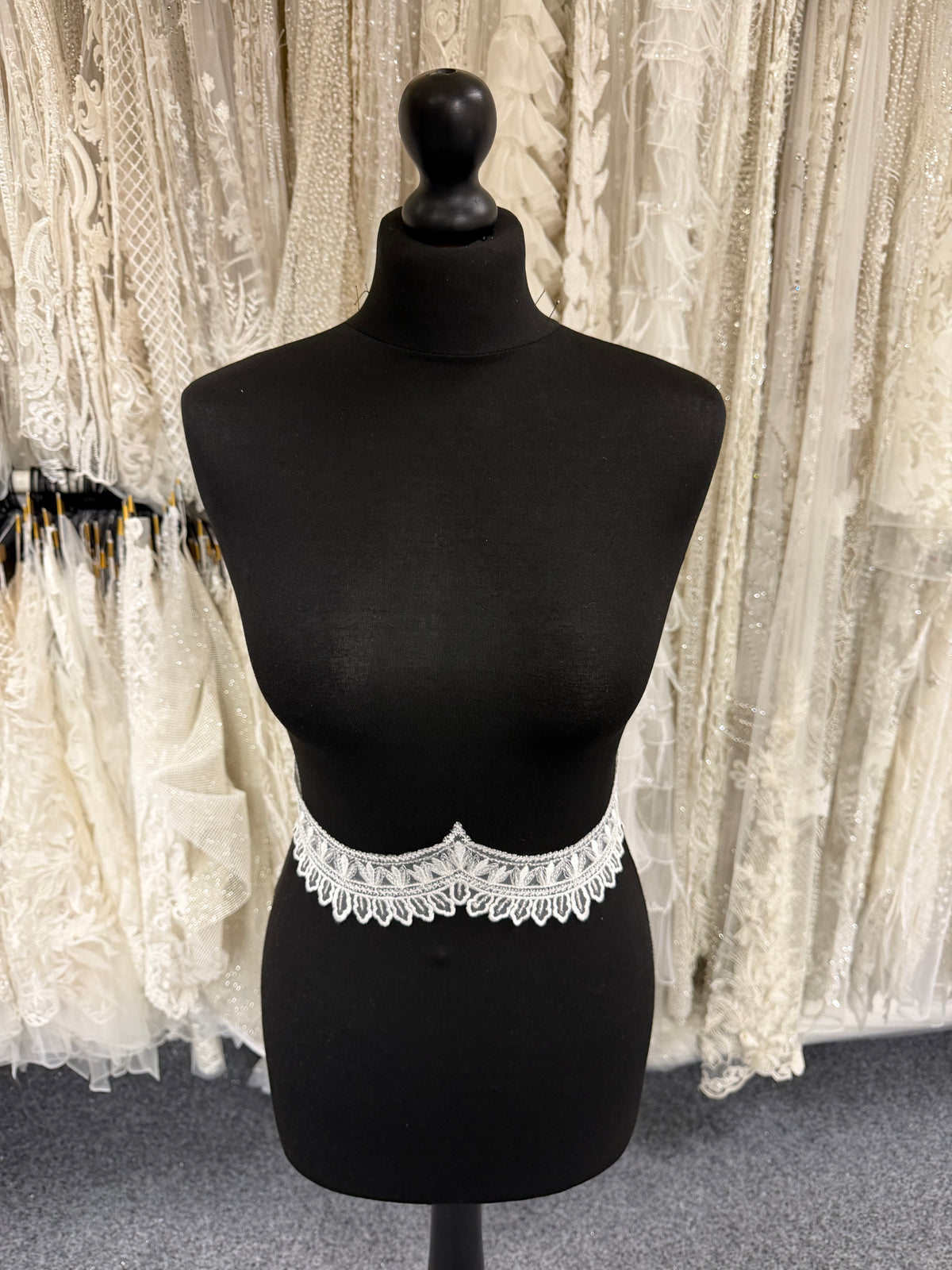 Ivory Sequin Lace Trim - T931