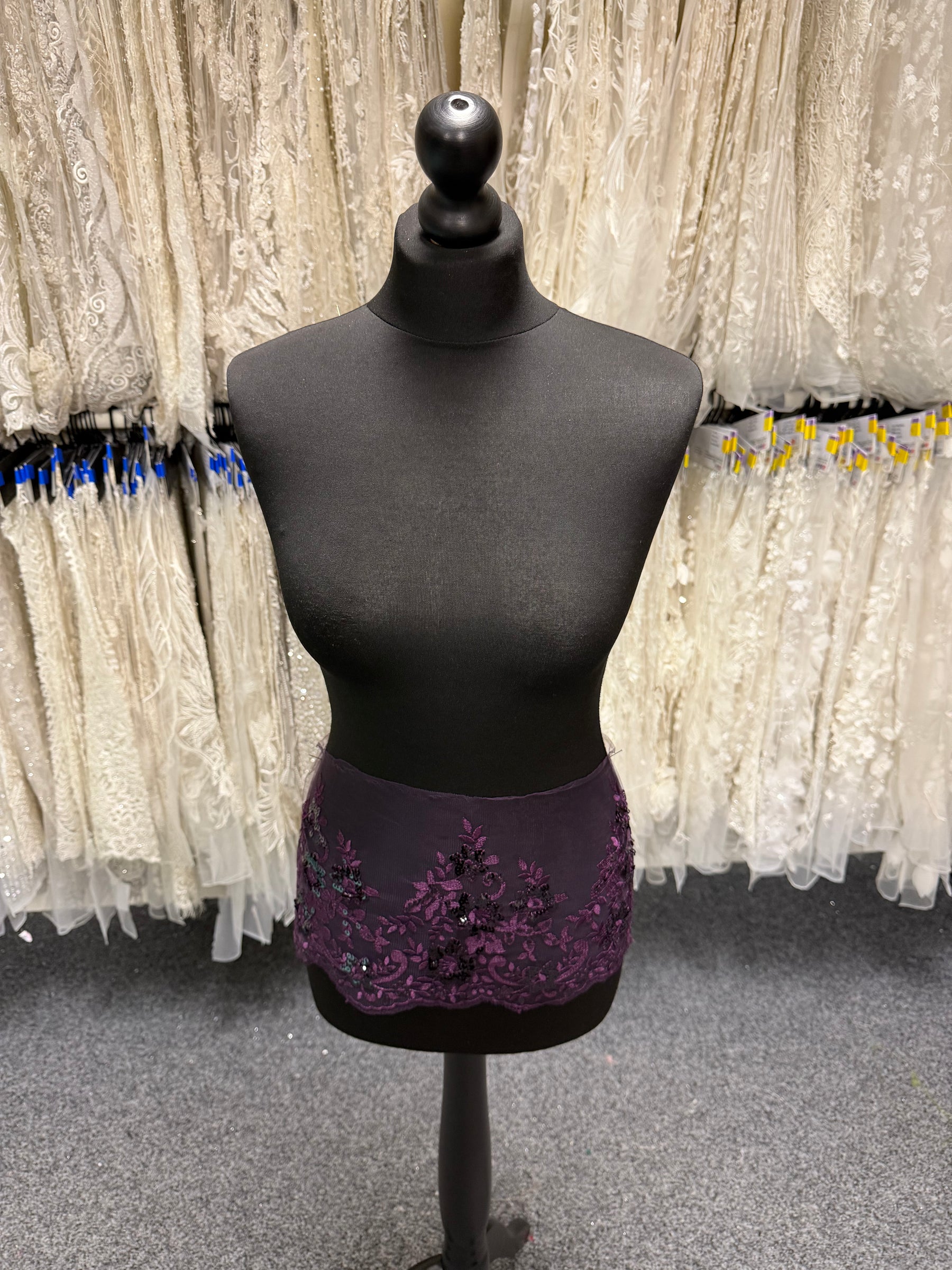 Plum Sequin Edging - T661