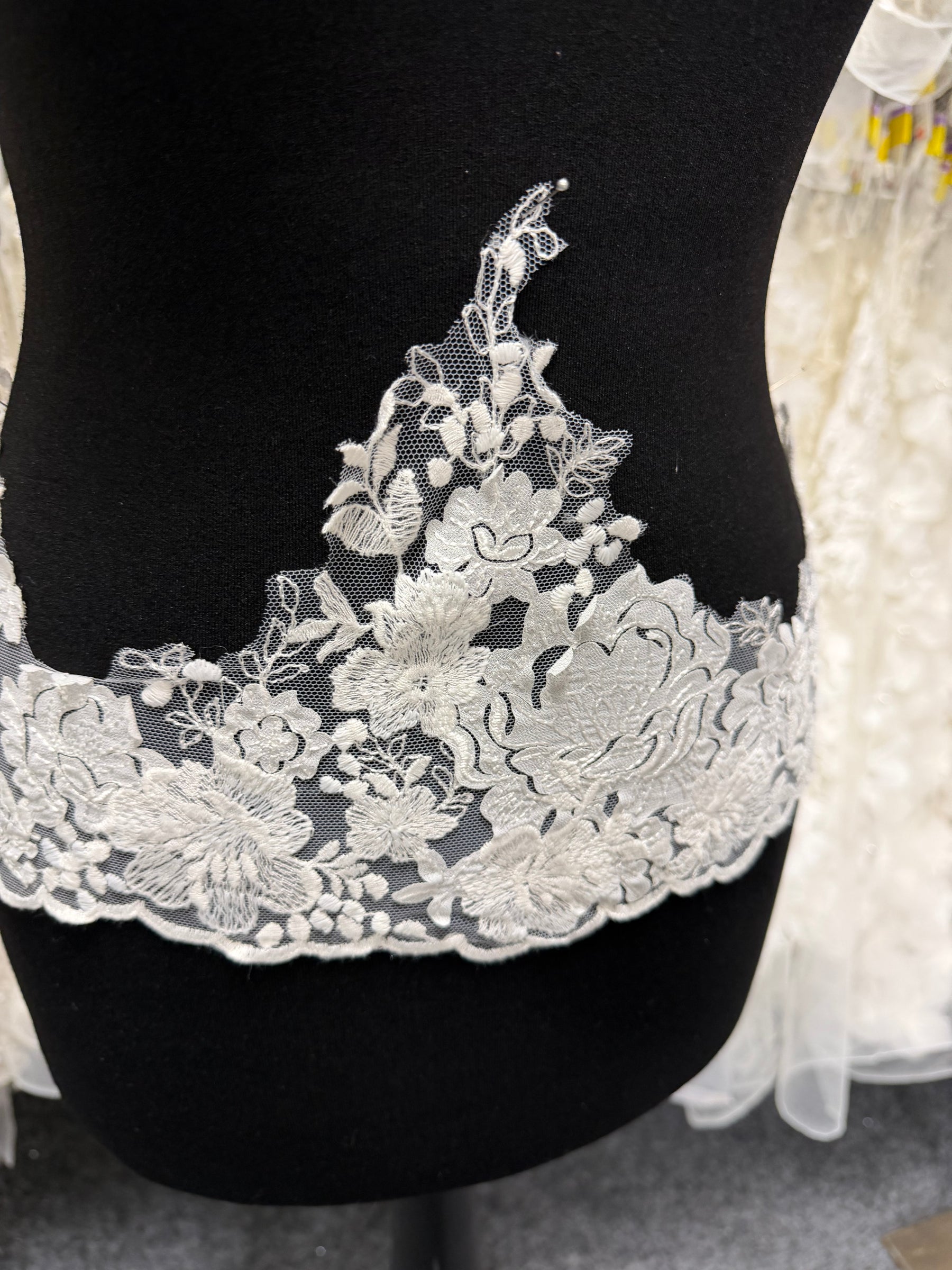 Ivory Laser Lace Trim - T933