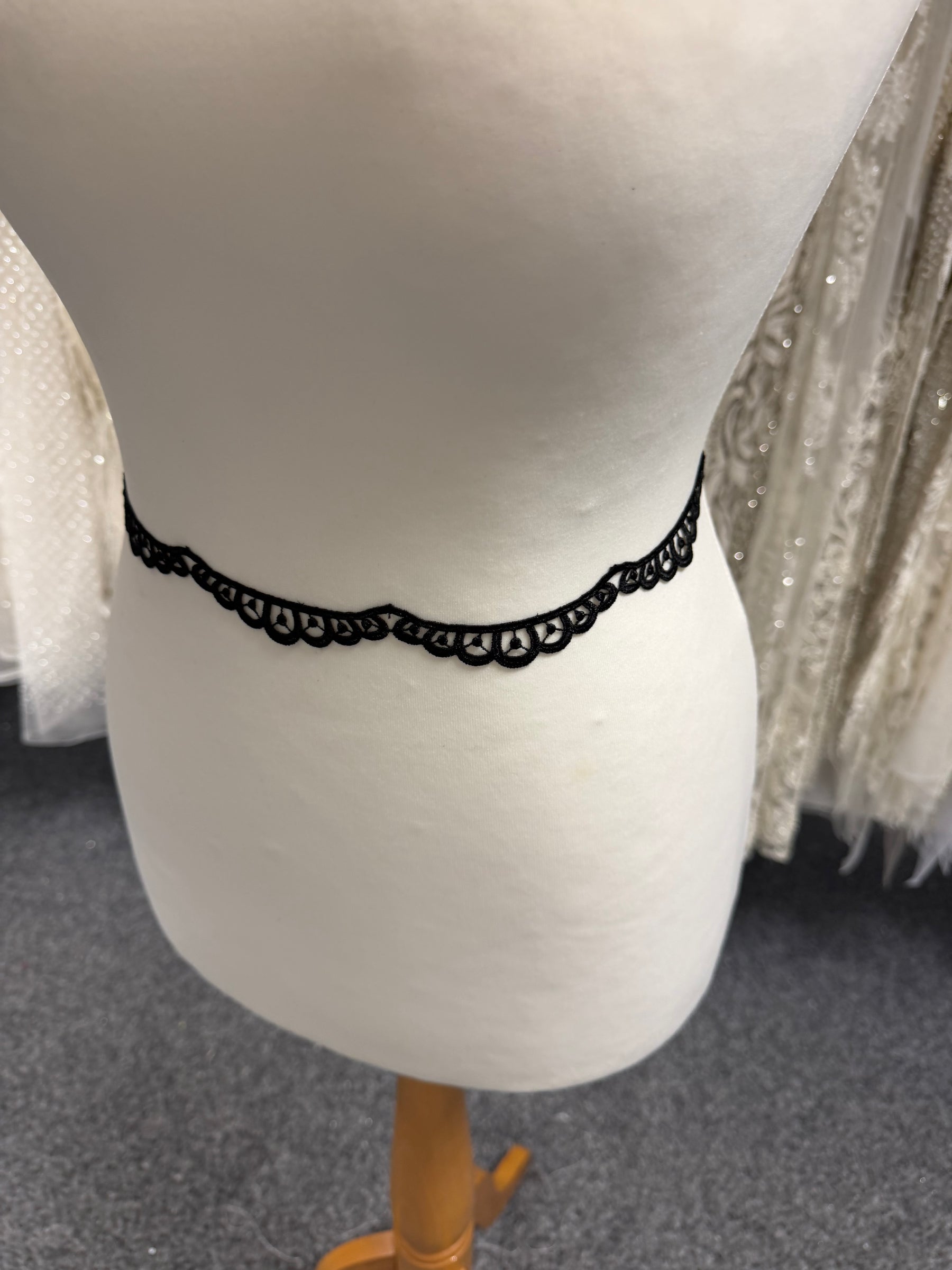 Black Guipure Edging - T641