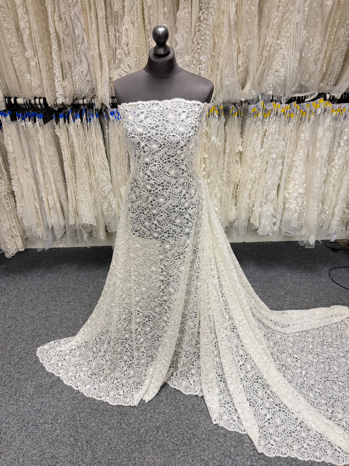 Ivory Beaded Lace - P826
