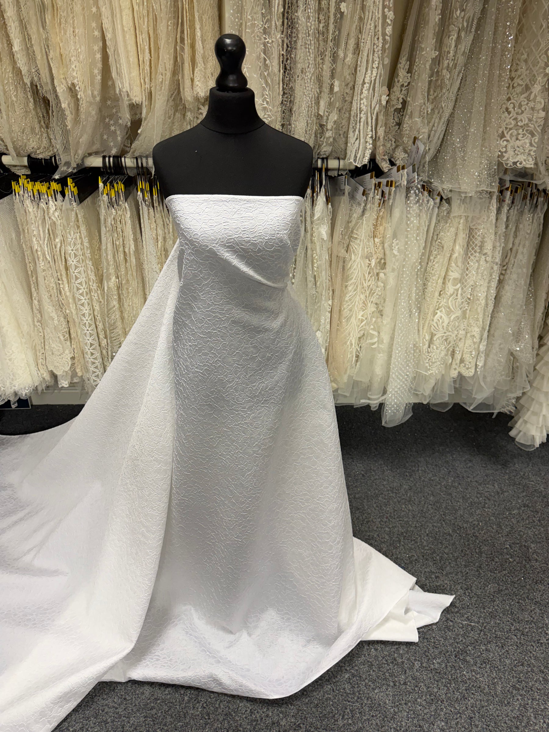 White Cloqué Jacquard - P659