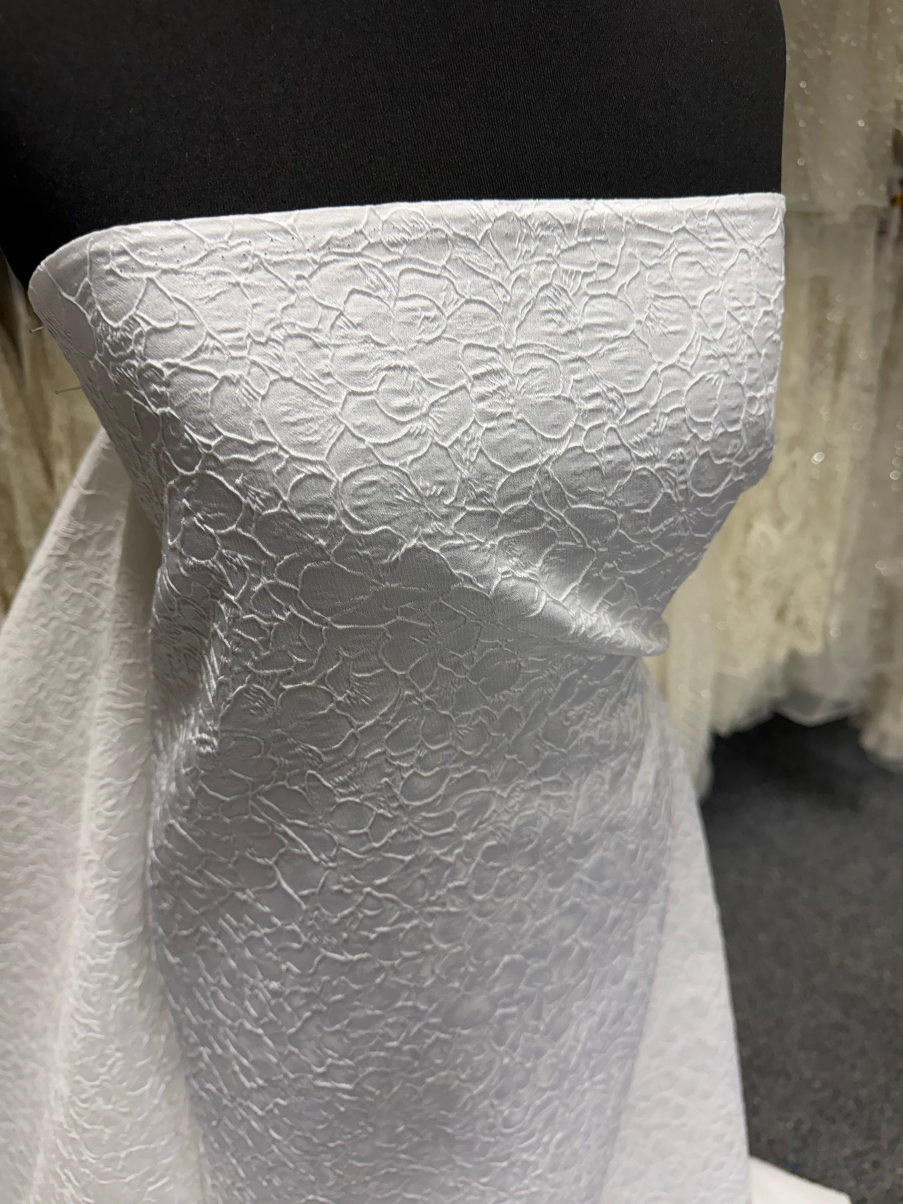 White Cloqué Jacquard - P659