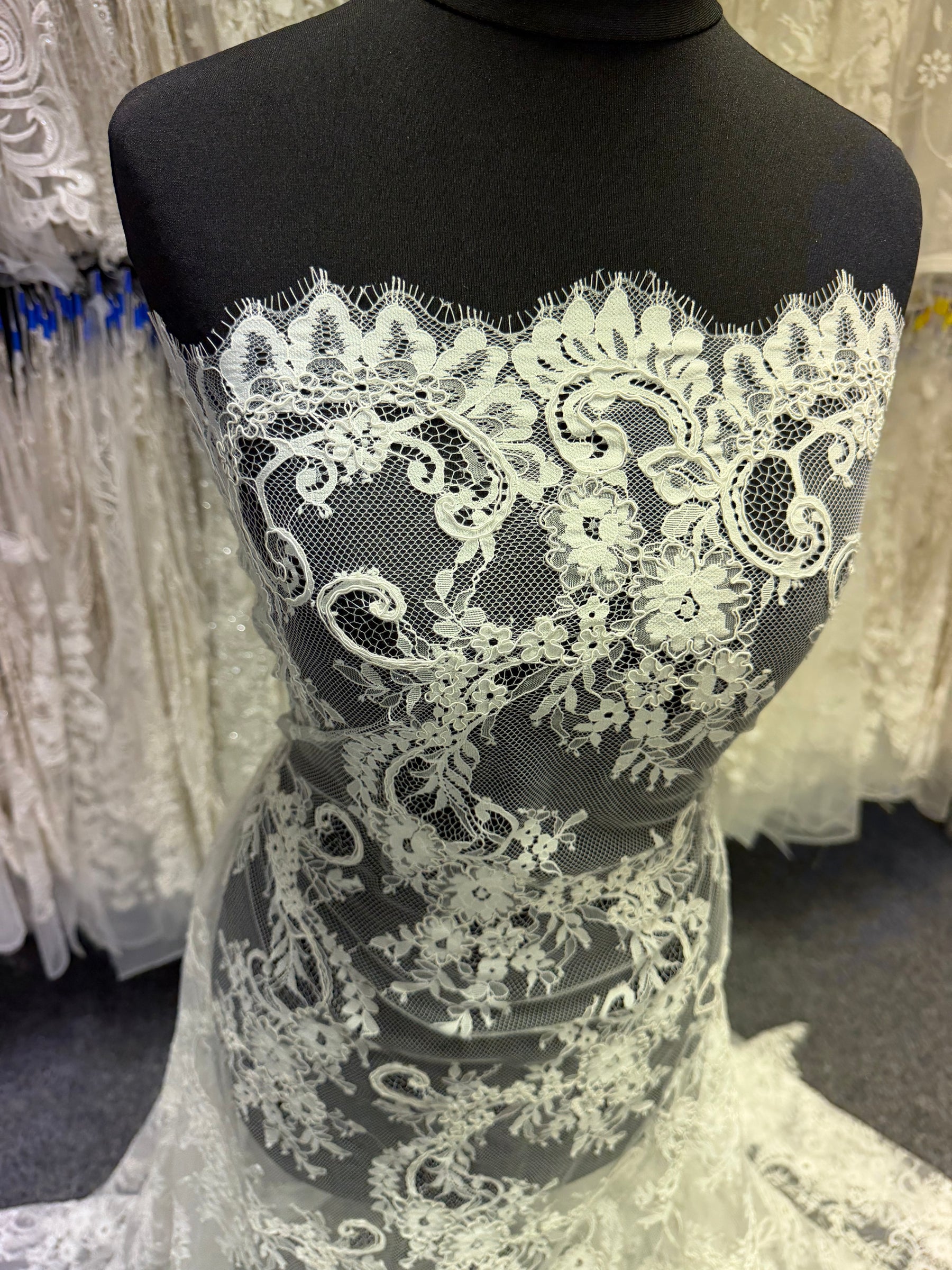Antique Rose Corded Lace - LA7008