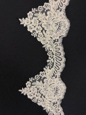 Ivory Corded Sequin Edging - T418