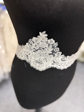 Ivory Corded Sequin Edging - T418
