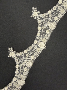 Ivory Beaded Edging - T579