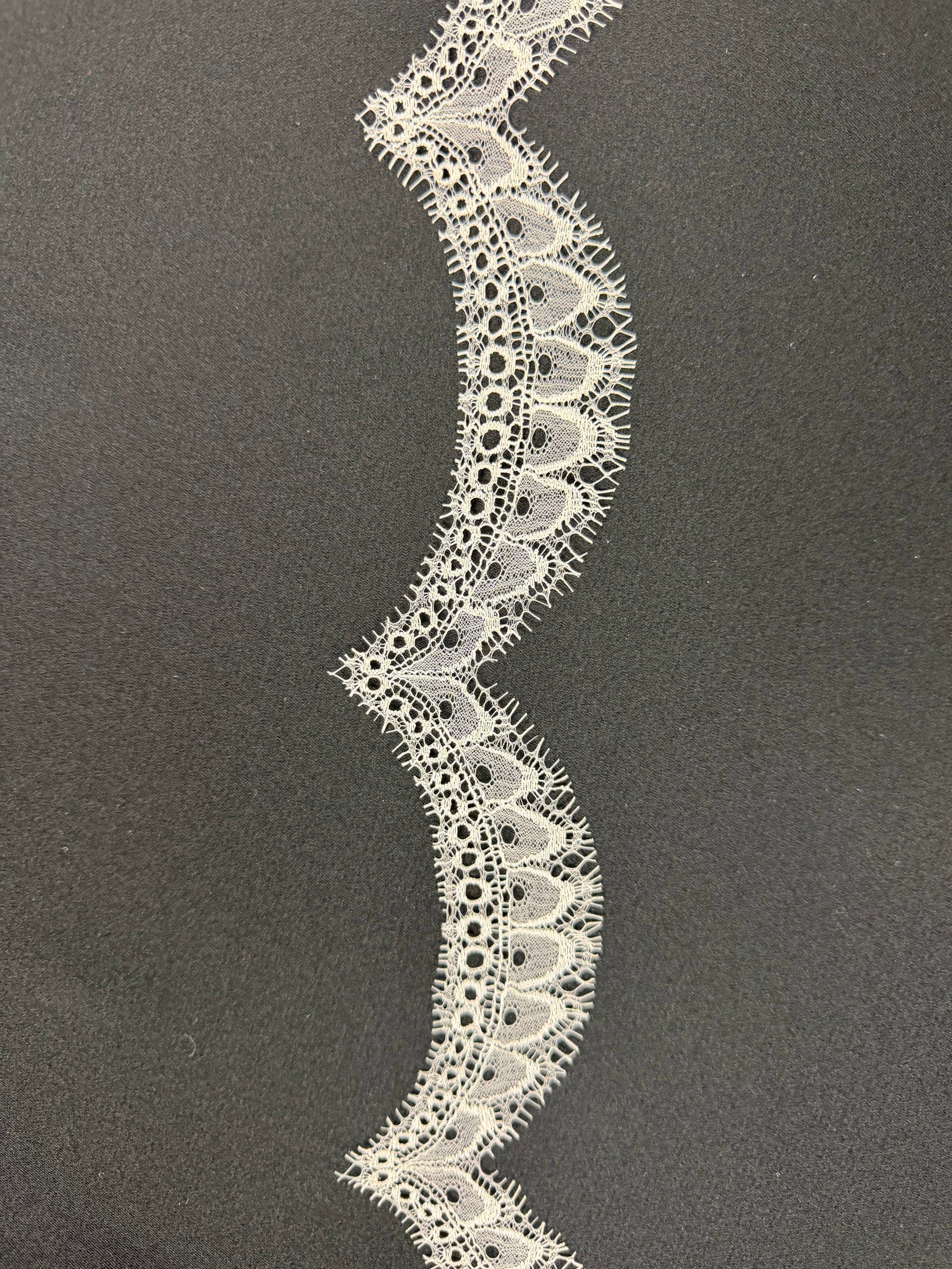 Ivory French Lace Edging - T595