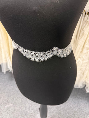 Ivory French Lace Edging - T595