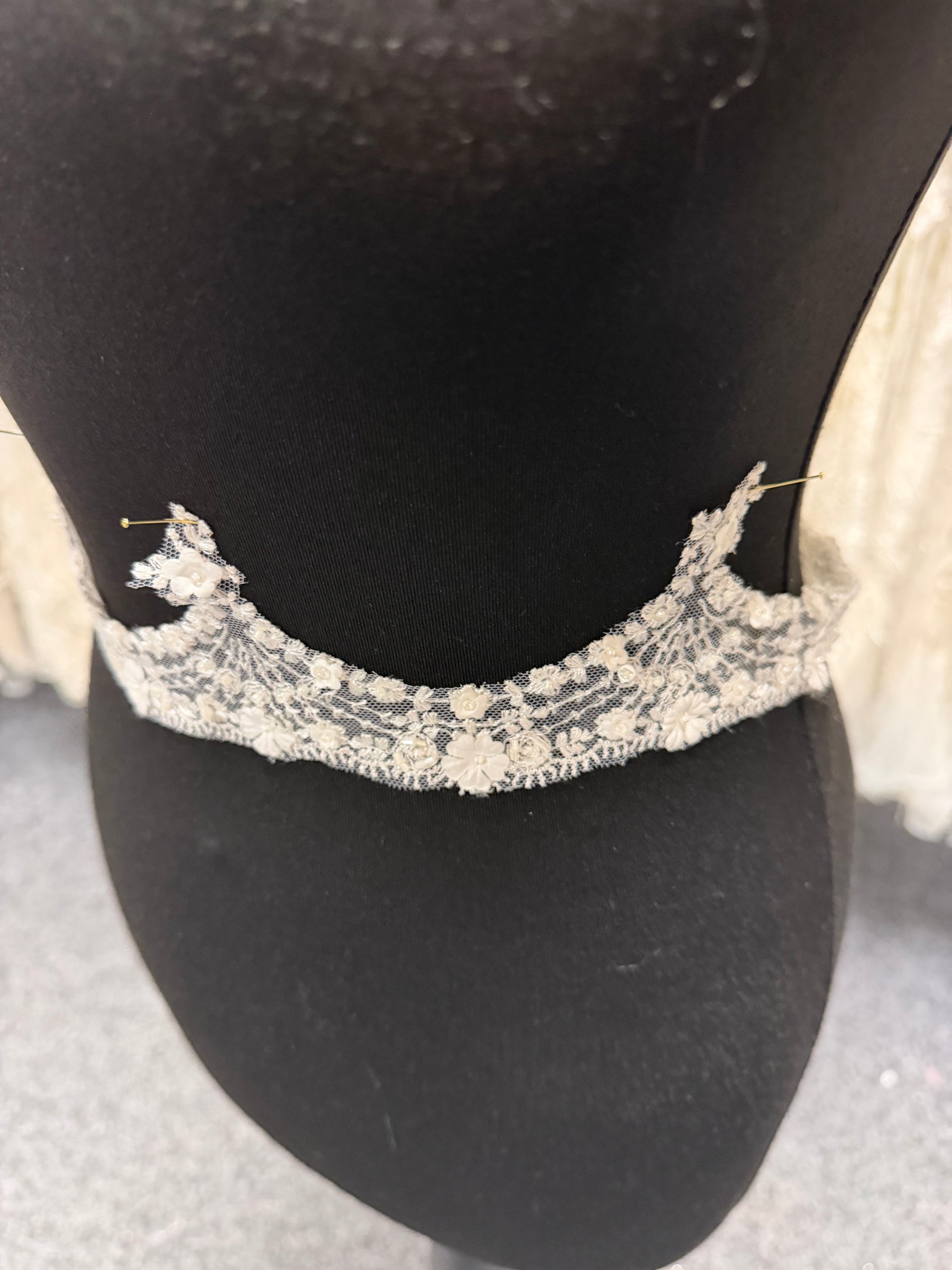 Ivory Beaded Edging - T579