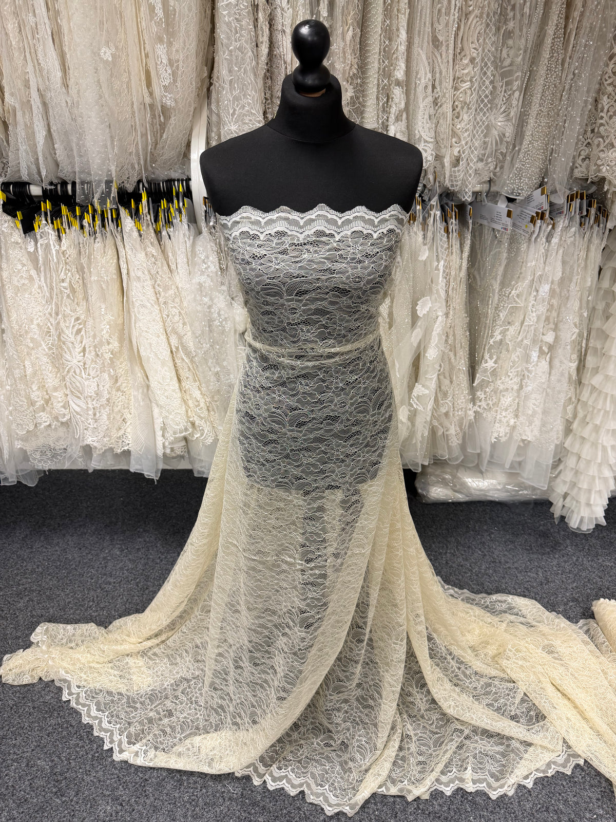 Champagne Raschel Lace - P412