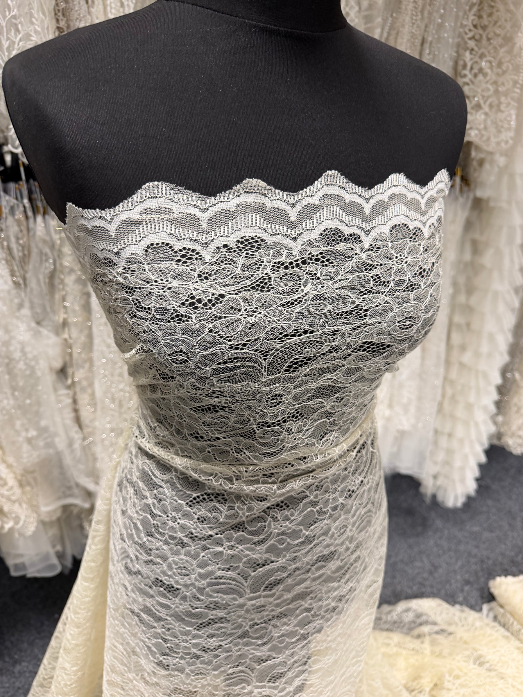 Champagne Raschel Lace - P412