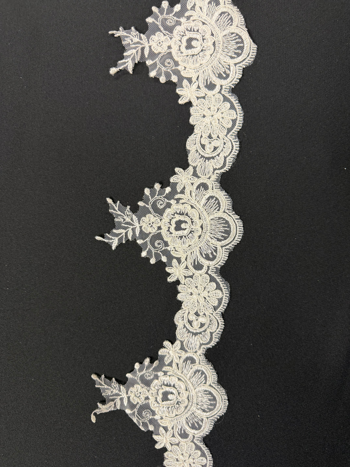 Ivory Corded Edging - T575