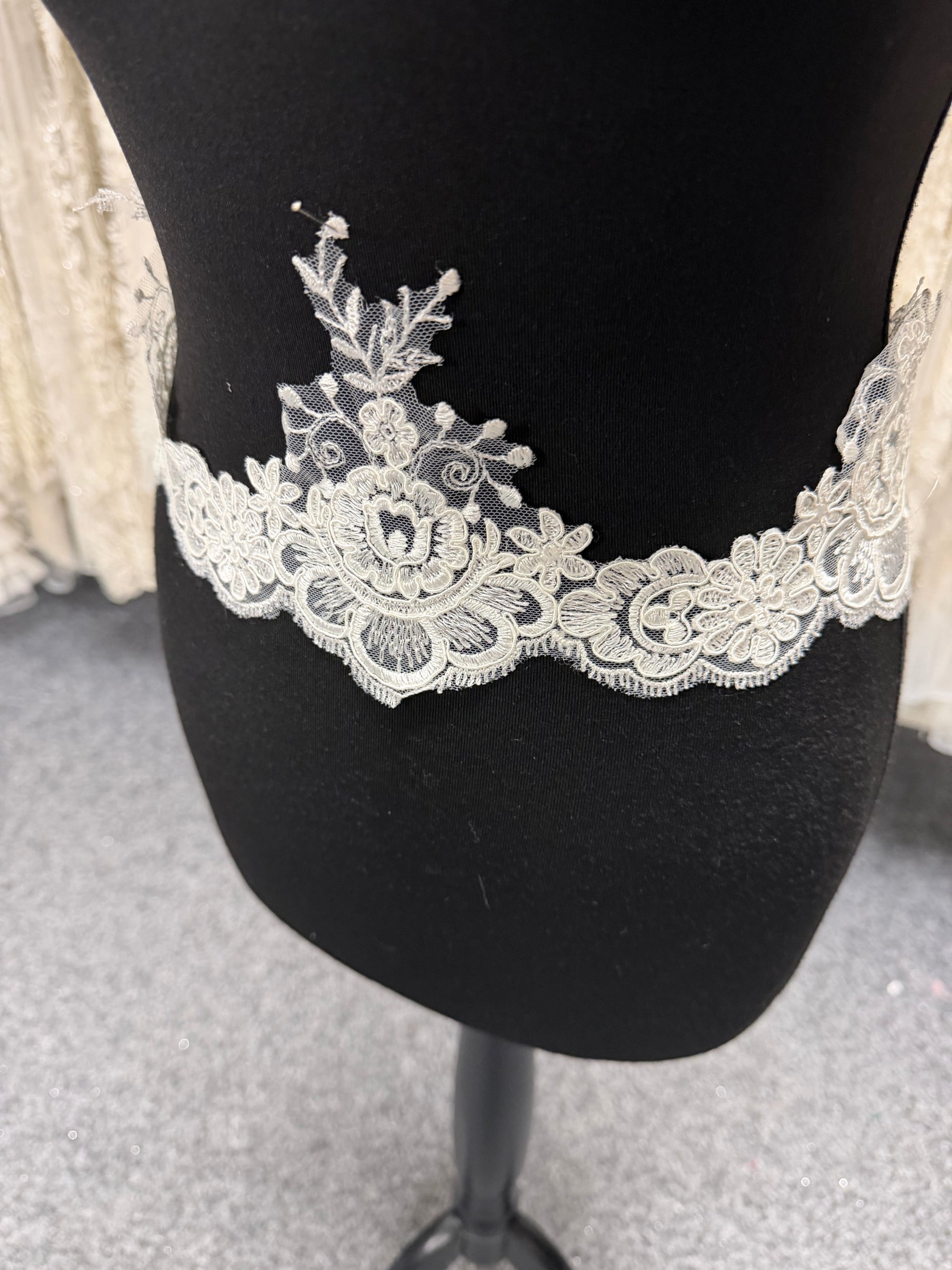 Ivory Corded Edging - T575