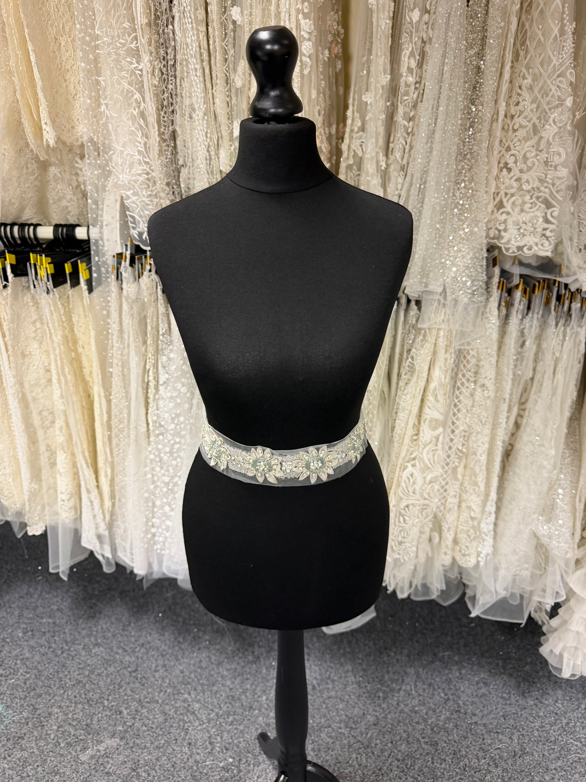 Ivory/Silver 3D Crystal Beaded Edging - T519