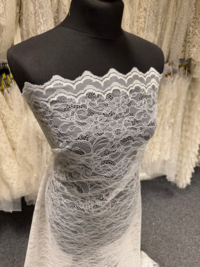 Ivory Raschel Lace - P412