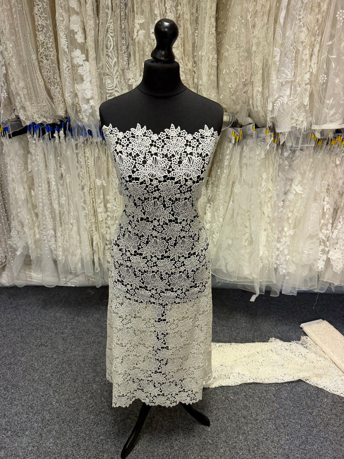 Ivory Sequin Guipure Lace - P414