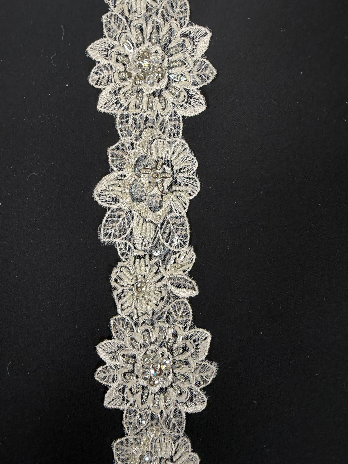 Ivory/Silver Beaded Sequin Edging - T471