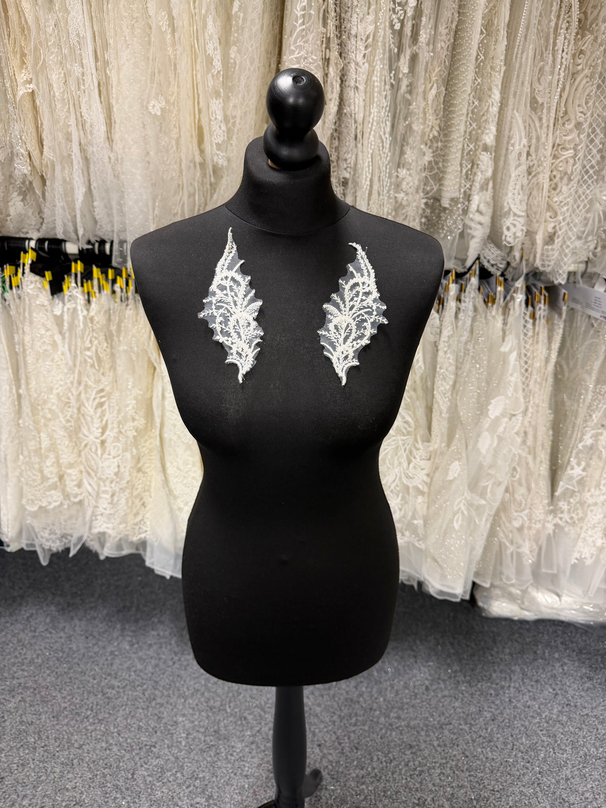 Ivory Beaded Lace Appliques - MT4012
